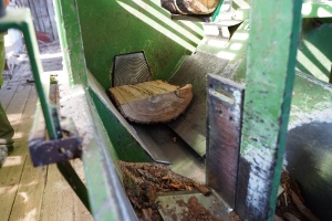 Maszyna do łupania drewna w tartaku